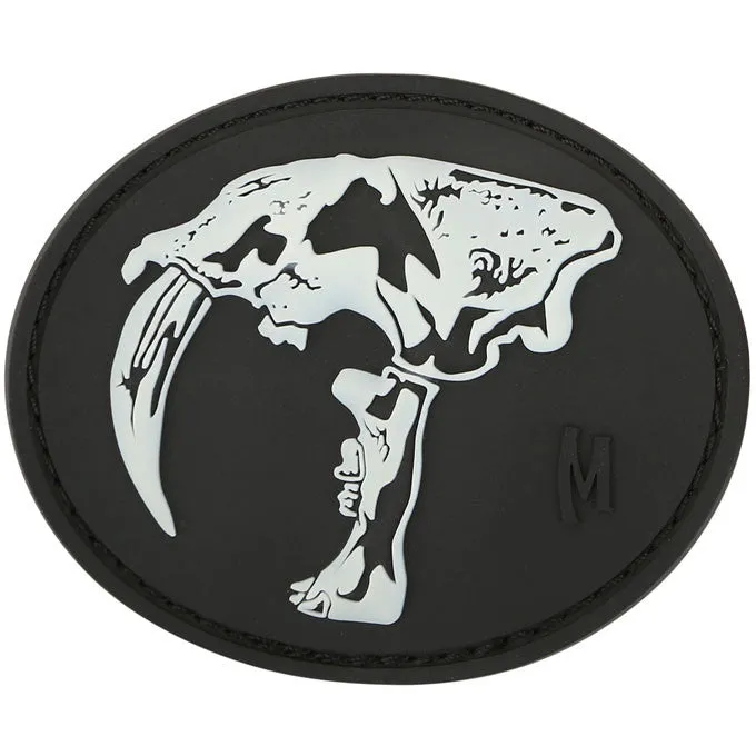maxpedition-sabertooth-skull-patch-aufn-her-glow image 1