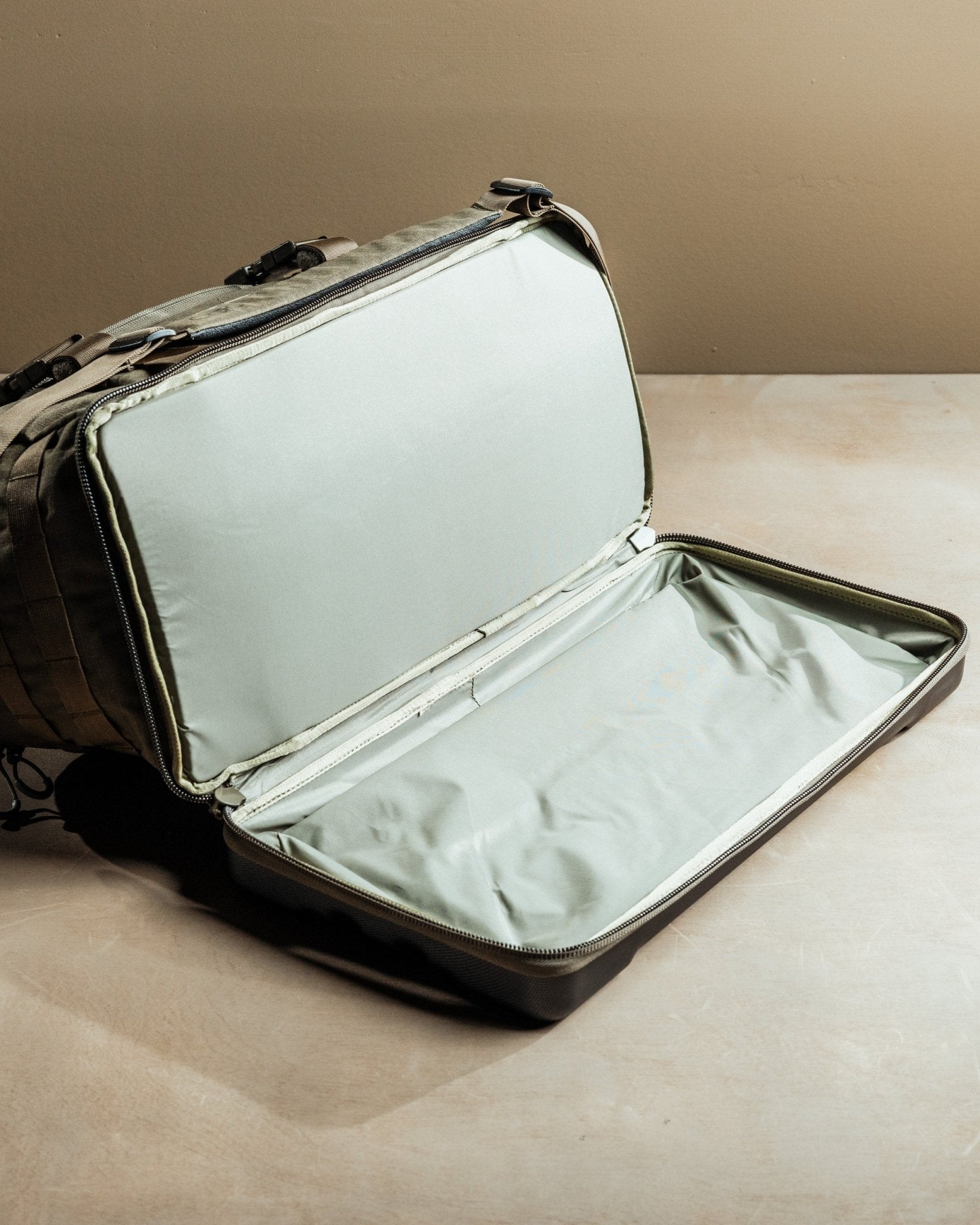 eberlestock-fade-bang-bang-range-bag-dry-earth-mit-f-chern image 8