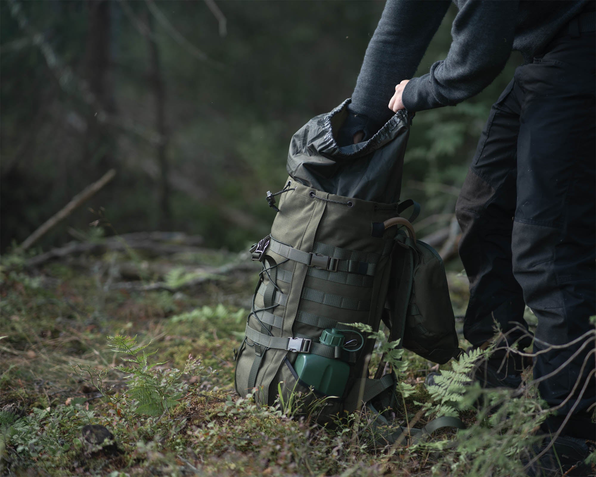 savotta-j-k-ri-m-rucksack-30l-gr-n-molle-daypack image 2