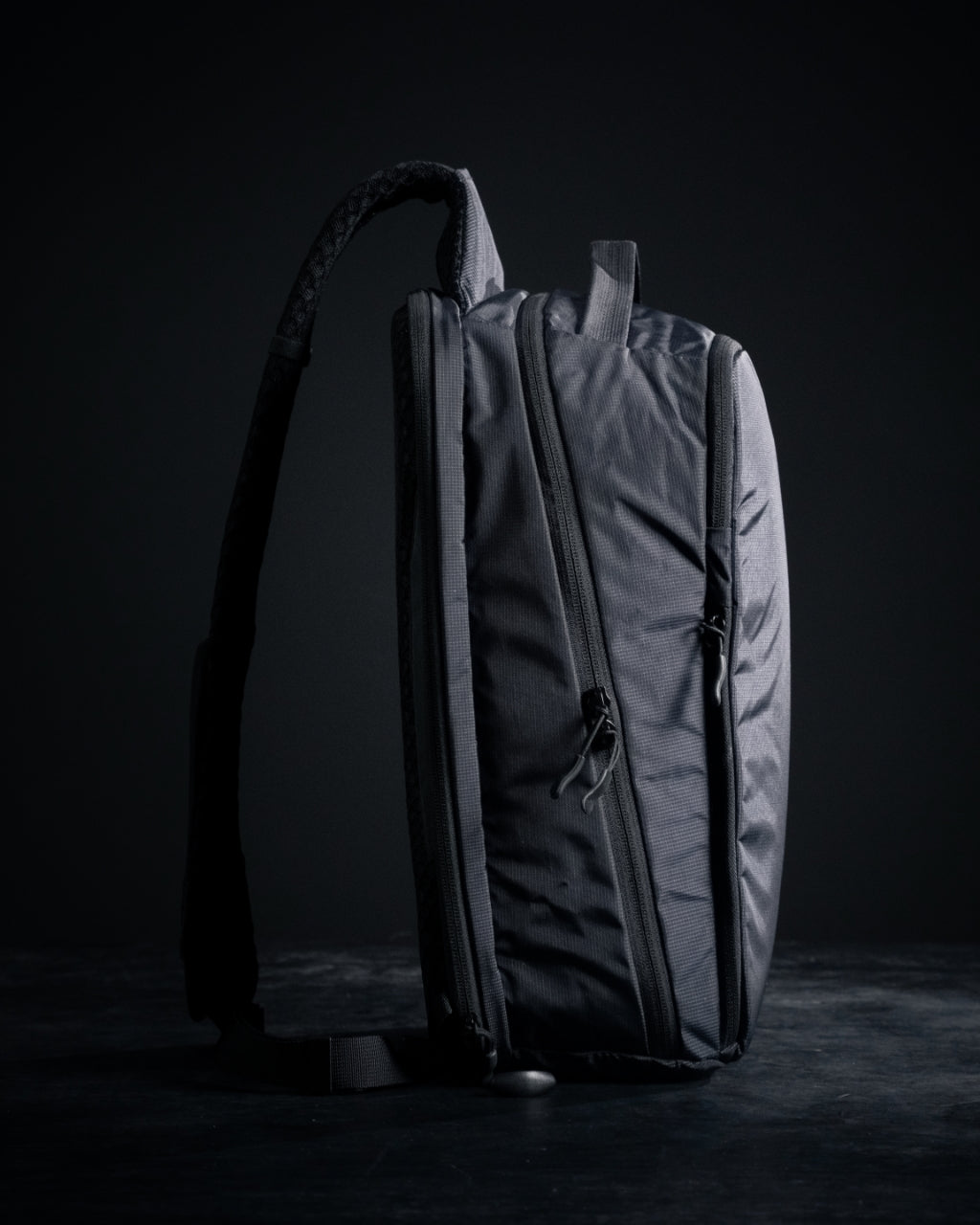 eberlestock-fade-sling-xl-sling-rucksack-olive-xl-concealed image 3