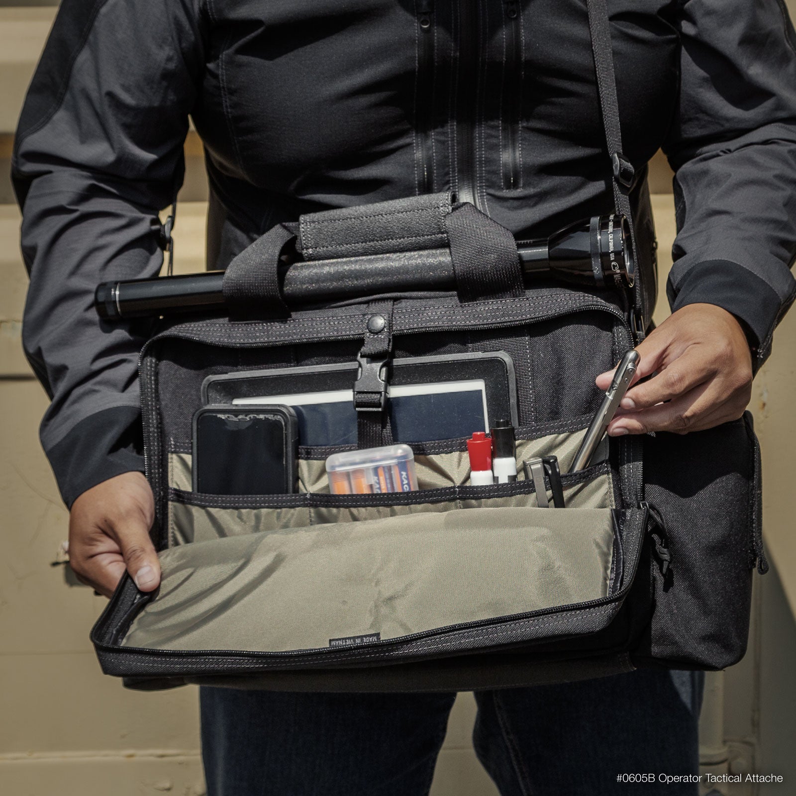 maxpedition-agr-operator-tactical-attache-laptoptasche-schwarz image 7