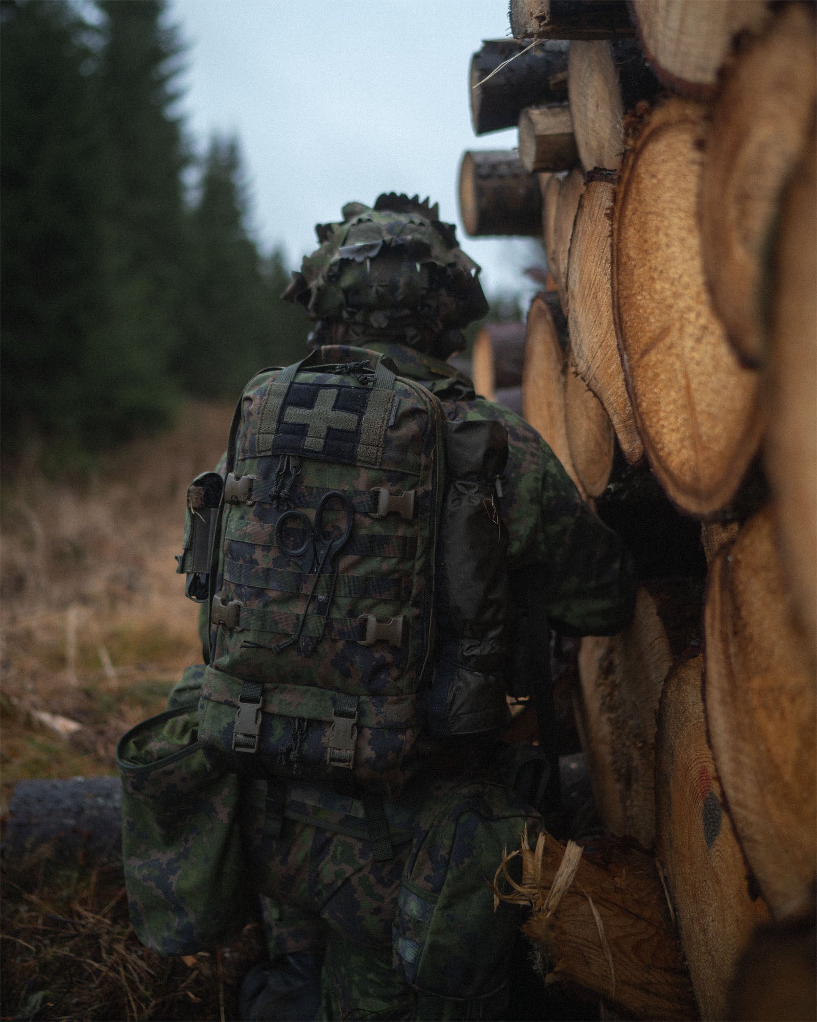 savotta-kahakka-medic-pack-18l-sanit-tsrucksack-m05-woodland-molle image 2