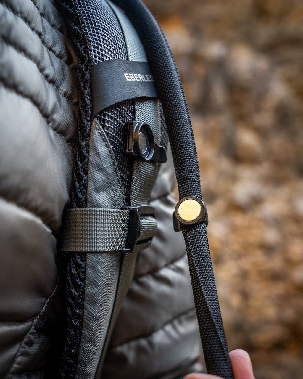 eberlestock-emod-magnetclip-trinkschlauch-halter-schwarz image 2