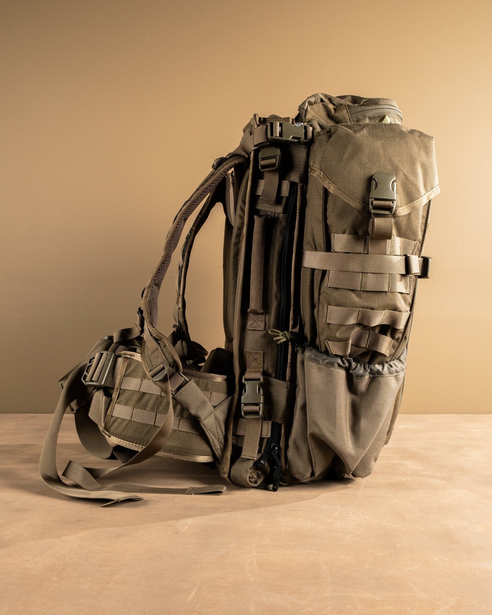 eberlestock-mission-phantom-rucksack-coyote-brown-sniper image 3