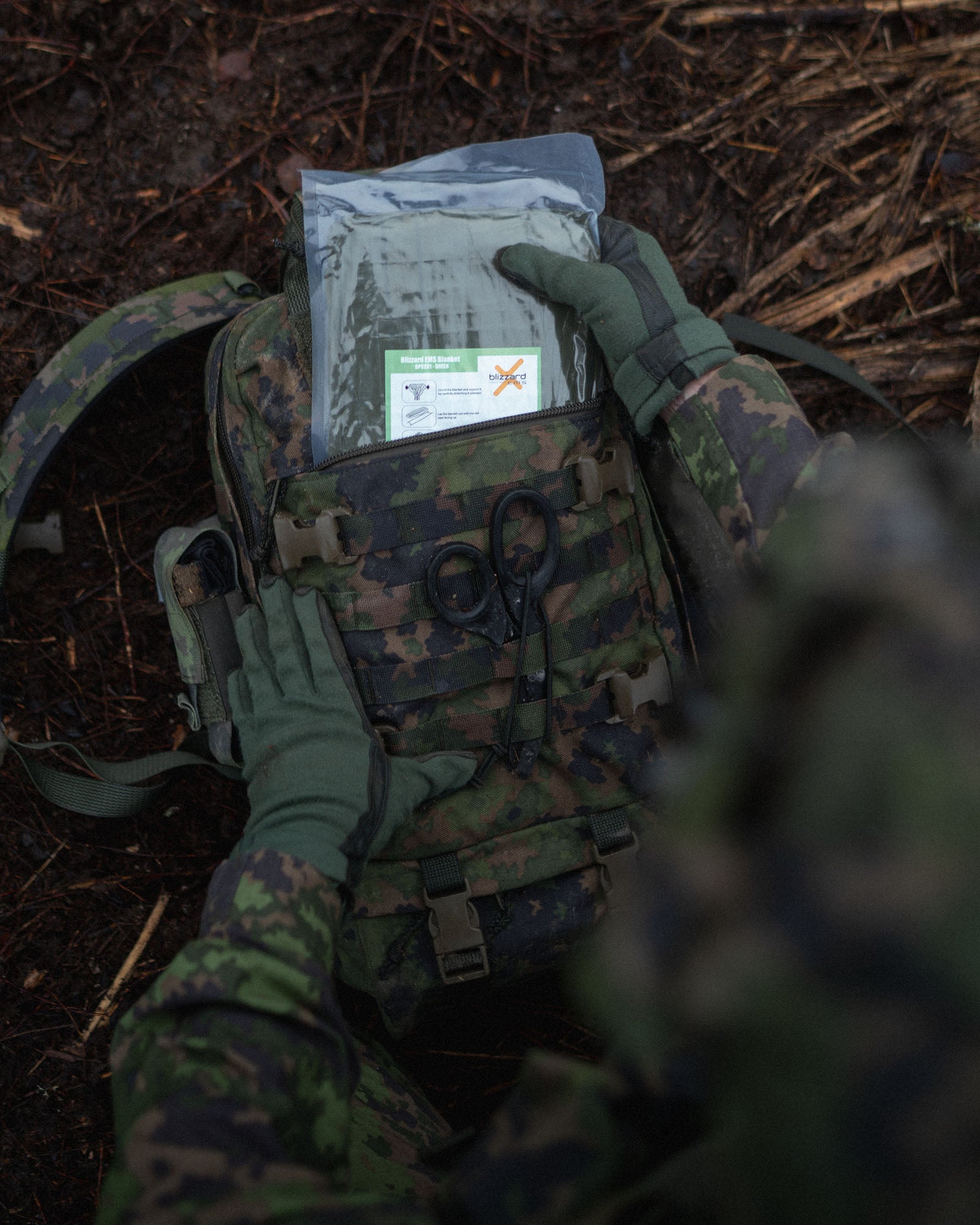 savotta-kahakka-medic-pack-18l-sanit-tsrucksack-m05-woodland-molle image 6