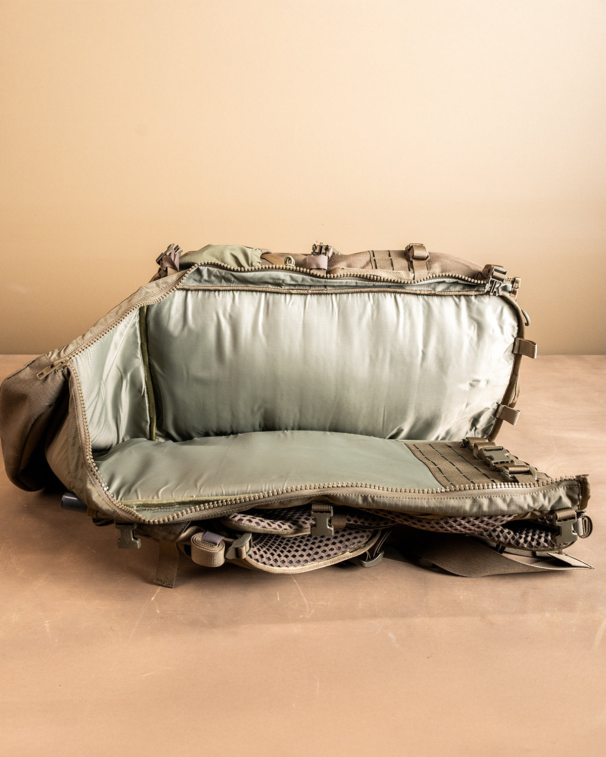 eberlestock-mission-spectre-sniper-rucksack-mit-scabbard image 8