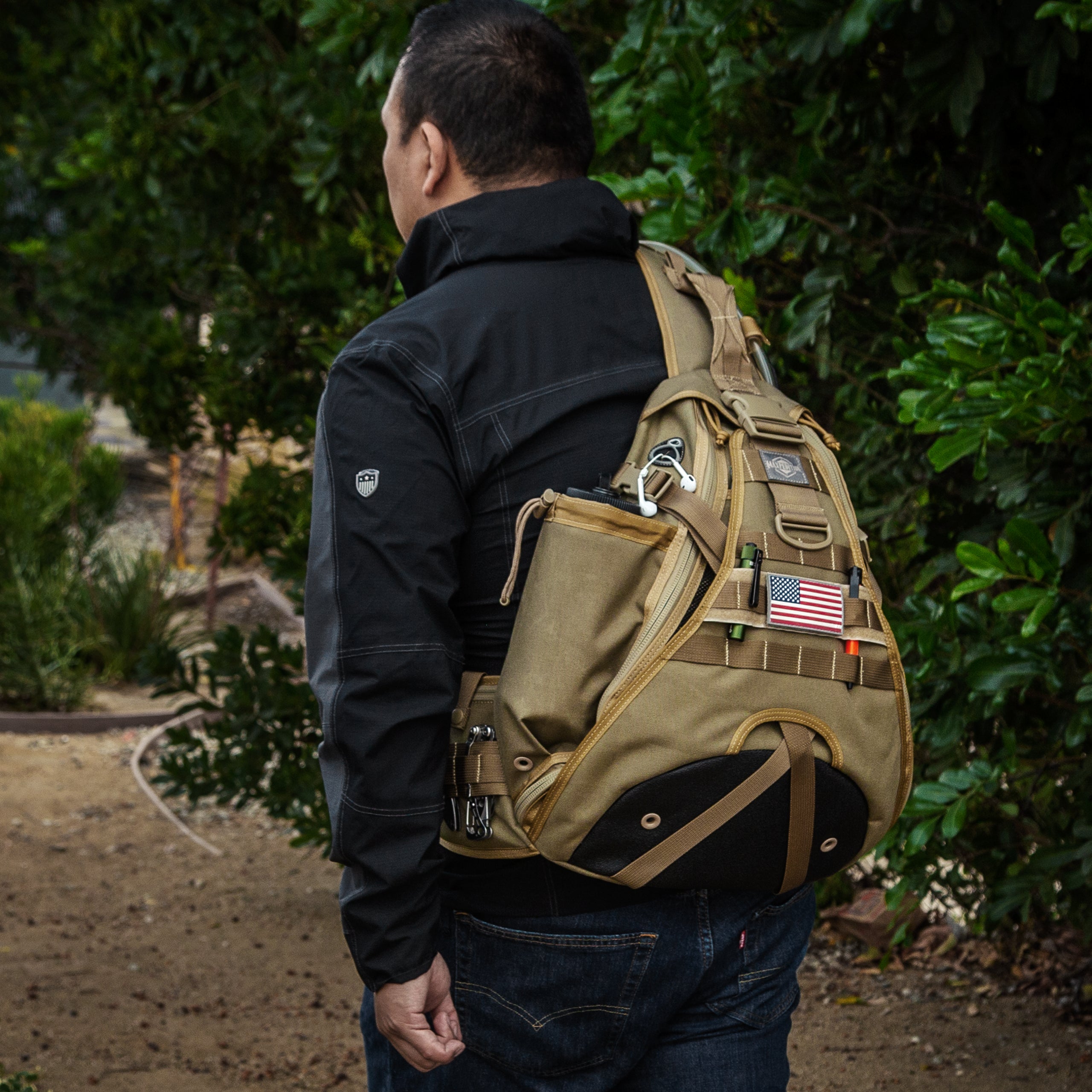 maxpedition-monsoon-gearslinger-sling-rucksack-khaki-16l image 6