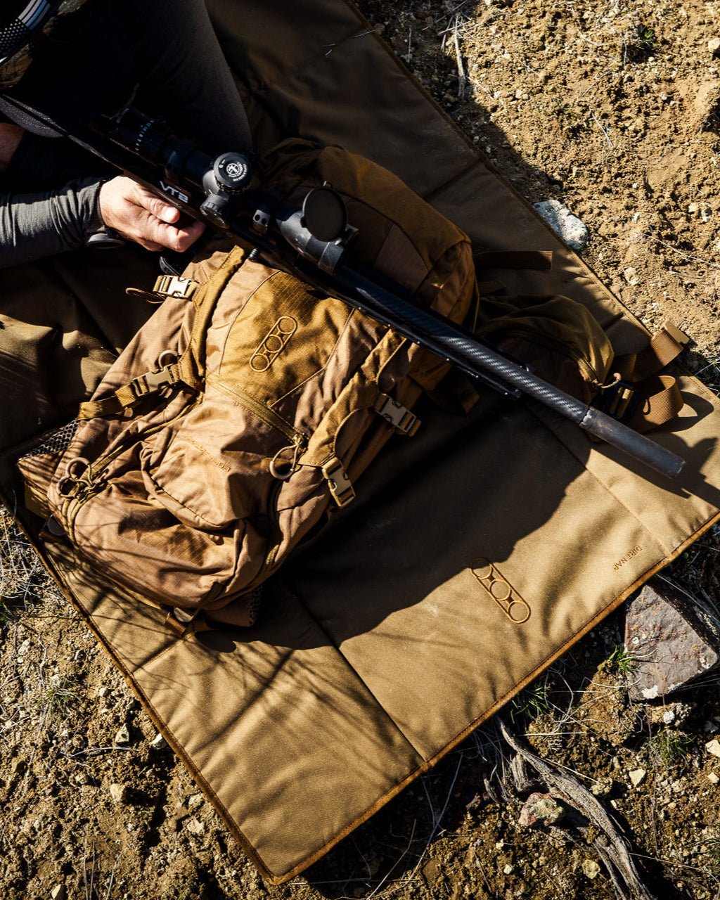 eberlestock-mission-dirt-nap-schie-matte-coyote-brown image 5