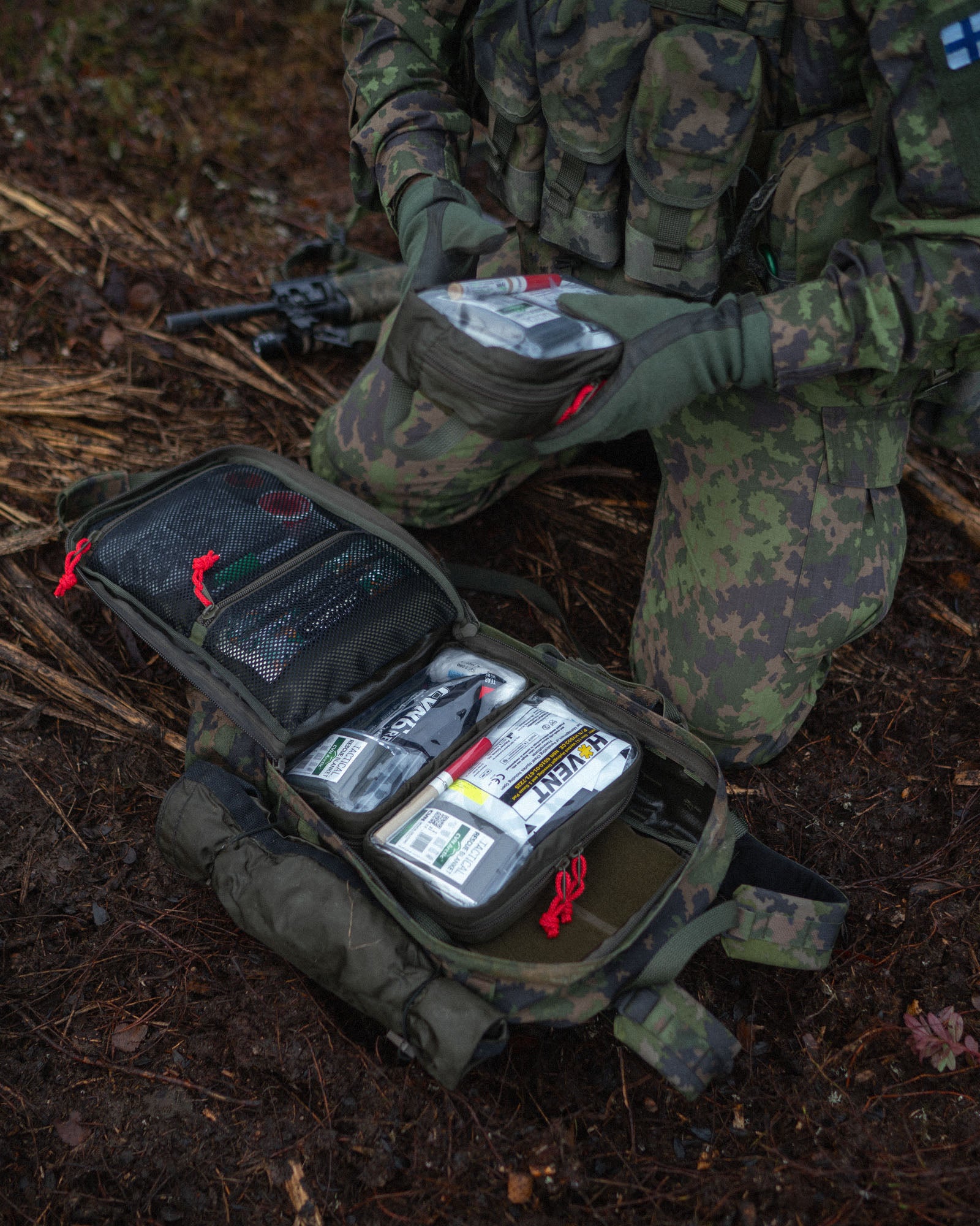 savotta-kahakka-medic-pack-18l-sanit-tsrucksack-m05-woodland-molle image 4