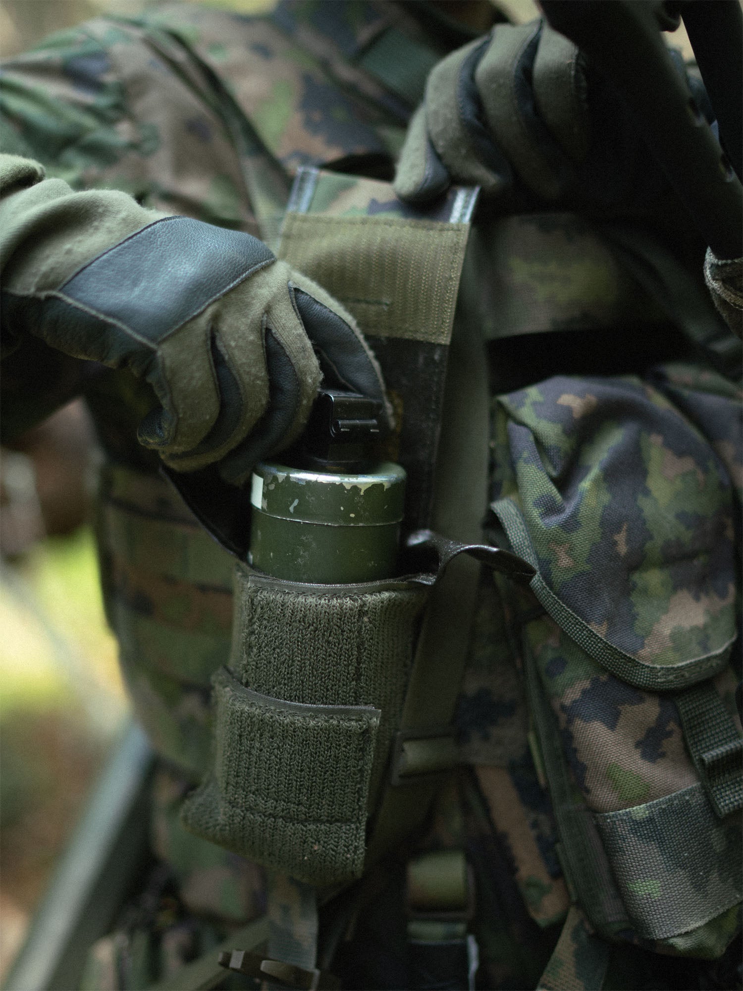 savotta-ot-frag-smoke-pouch-granatentasche-m05-verstellbar image 2